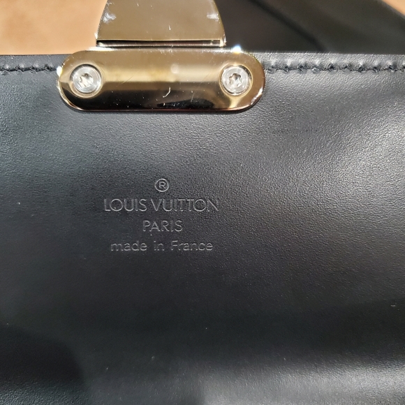 Pre-love own  Louis Vuitton pochette handbag. - Picture 9 of 16